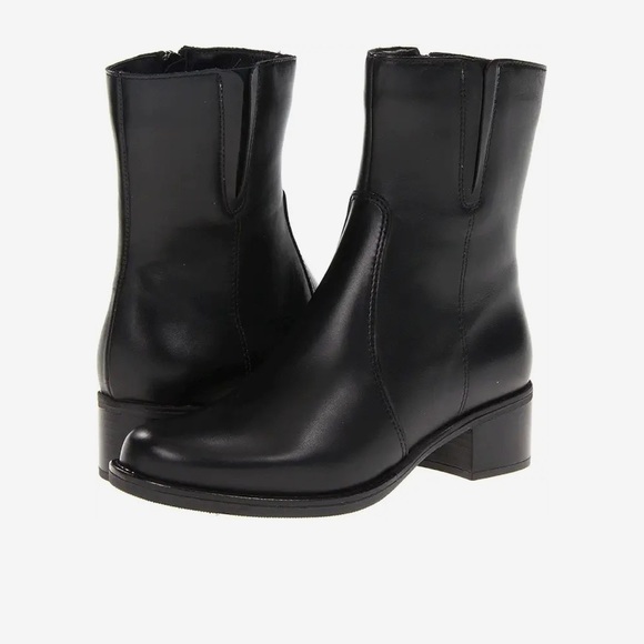 La Perla style waterproof leather boots. Brand new, never worn, with box. - Picture 7 of 8